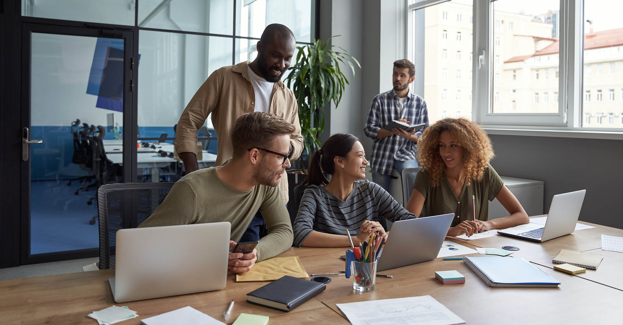 Enhancing High-Volume Hiring With These Communication Tools