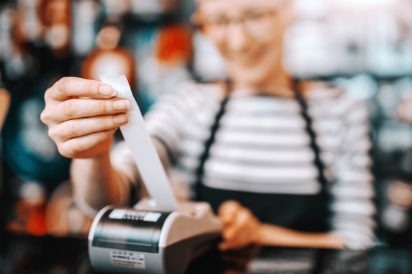 How to Tackle 4 Common Pain Points When Onboarding Retail Associates